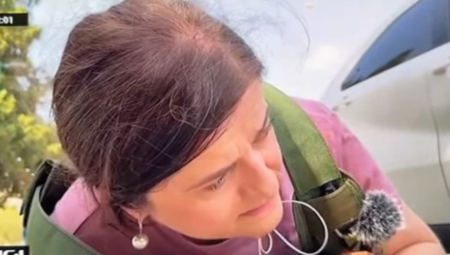 PETAR DOBIO "SABORCA" Kristina ismejana zbog priloga o Izraelu - Leži na zemlji "zbog bombi", a iza nje normalno voze bicikle