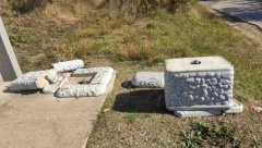 PONIZILI SU NAS KAO DA SMO NIKO I NIŠTA Marijin otac jednom rukom kopao kanal jer drugu nije imao kako bi sagradio česmu, a sada su je vandali  srušili(FOTO)