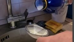 NAŠAO U JOGURTU NEŠTO ZASTRAŠUJUĆE Momak sve snimio, pa podelio na društvenim mrežama: "Ljudi pazite, ovo je užasno"
