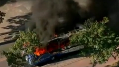 ZAPALJENO NAJMANJE 36 AUTOBUSA U Rio de Žaneiru kriminalne grupe napale javni prevoz, grad paralisan