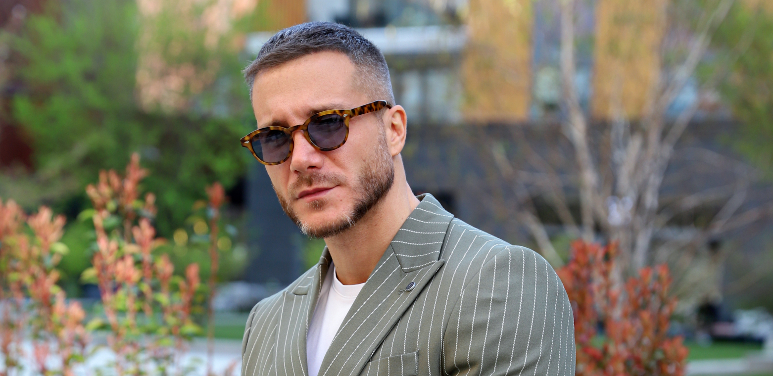 SAŠA KOVAČEVIĆ KAO OD MAJKE ROĐEN Pokazao isklesane trbušnjake, devojke se preznojavaju