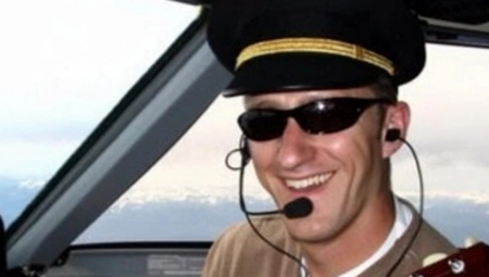 "SAVRŠEN OTAC I MUŽ" Evo šta su komšije rekle o pilotu (44), koji je pokušao da sruši avion sa 84 putnika