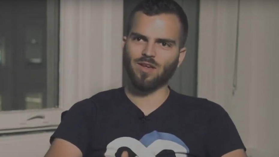 UPOZNAJTE NAJSIROMAŠNIJEG MILIONERA NA SVETU: Stefan ima milione, ali ne može da ih uzme