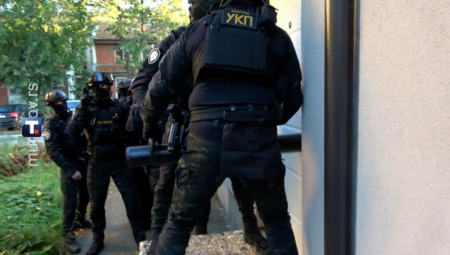 OVAKO JE UHAPŠENA KRIMINALNA GRUPA Zaplenjeno im 30 litara amfetaminskog ulja i kokain (VIDEO)