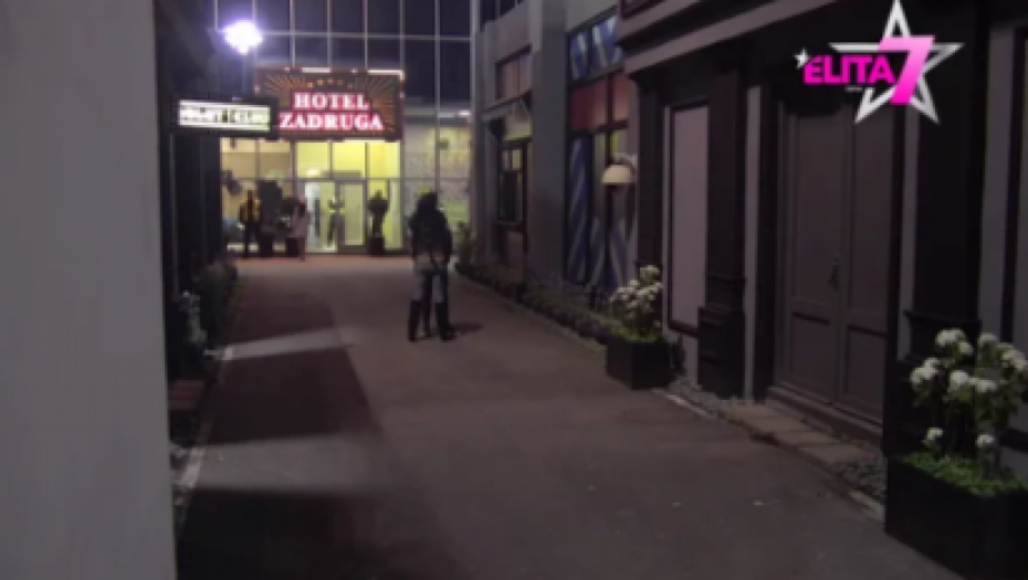 ZA NJIHOVU AFERU NIKO NIJE ZNAO Učesnica Elite nastavila vezu sa cimerom i napolju, slučajno se izlanula, on prebledeo!