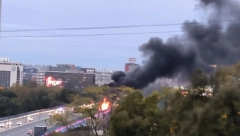 ZATVOREN BRANKOV MOST Gori autobus, rotacije u centru Beograda (VIDEO)