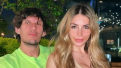 LATEKS I BRUS SA CIRKONIMA Supruga Bobija Marjanovića puca, u ovakvom izdanju je nikada niste videli!