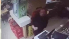 SA DETETOM DOŠAO NA KAFU, PA UKRAO PAZAR Dete mu "čuvalo stražu" (VIDEO)