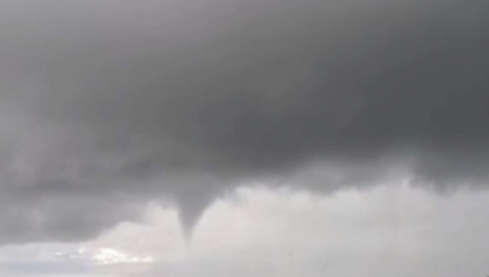 HRVATE JE PREGAZILO STRAŠNO NEVREME Ljudi ne mogu da dođu sebi, oluja nosila kranove