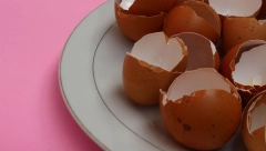 Pomažu kod puževa, a biljke rastu kao lude: Ljuske jajeta nećete bacati u smeće kada vidite kako "hrane" baštu