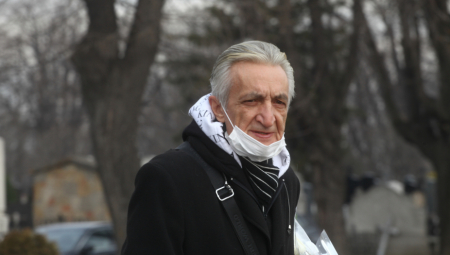 MIRKO KODIĆ U SUZAMA POTVRDIO DA MU JE SIN UMRO Harmonikaš slomljen od bola