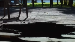 MISTIČNI POŽAR I RUPA PRED KUĆOM Porodica iz Arkanzasa veruje da je uzrok ovog incidenta iz svemira! (VIDEO)