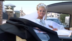 UDALA SE ZA SVOG BRATA, PA NA VENČANJE ZVALA CEO GRAD Bizarna svadba o kojoj svi pričaju, da li je ovako nešto uopšte legalno? (VIDEO)