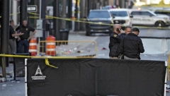 DECU DRŽI KAO TAOCE Policija na terenu 12 sati, muškarac se zabarikadirao sa mališanima