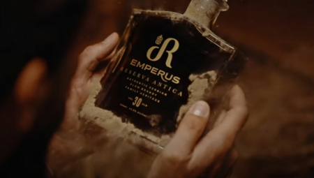 OVO ĆE SIGURNO BITI NAJSKUPLJA VOĆNA RAKIJA NA SVETU IKADA: Najbolja SRPSKA ŠLJIVOVICA prešla cenu od 5.000 EVRA!