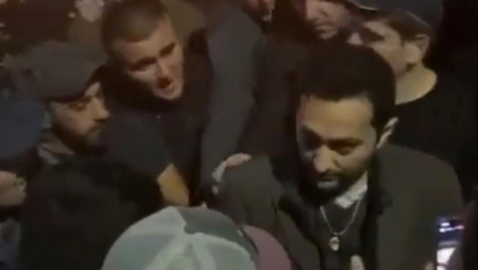VELIKI LOV NA JEVREJE Rulje od Njujorka do Atine i Rusije, jure decu po školama, upadaju na aerodrome (VIDEO)