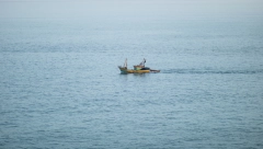 JEZIVA TRAGEDIJA! Potonuo čamac u reci, poginulo petoro ljudi: Još se traga za njih 15!