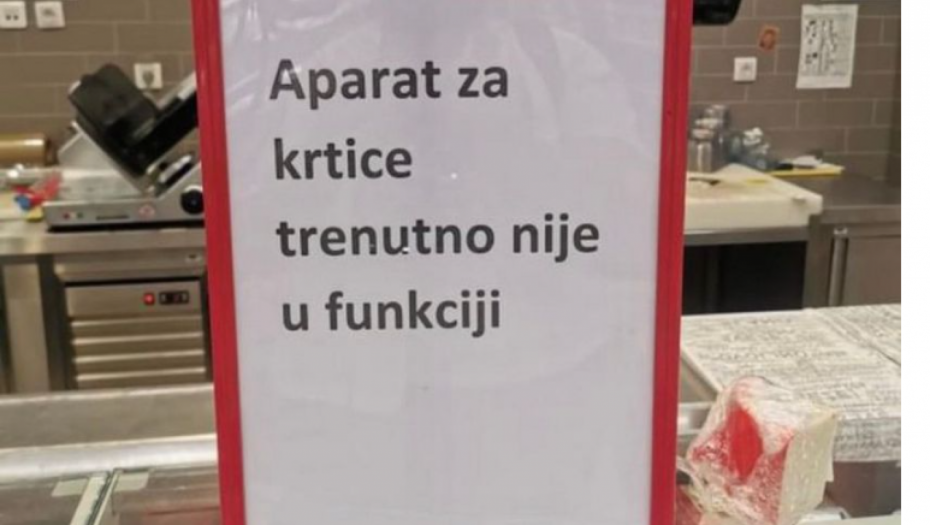 DA LI PLAĆATE KRTICAMA ILI KARTICAMA? Obaveštenje u jednoj prodavnici nasmejalo sve