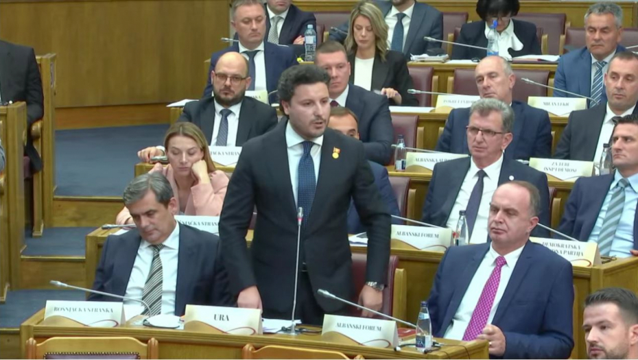 DRITAN OTKRIO SPAJIĆEVE NAMERE! U Skupštini Crne Gore KLJUČALO sve do jutra: Spajić nije pročitao EKSPOZE