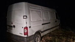 HAPŠENJE DILERA U OBRENOVCU Policija zaustavila kombi, a u njemu droga do krova (FOTO)