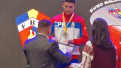PREDSEDNIK MIKETIĆ PONOSAN Dimitrije, Zvezdino dete, budućnost srpskog boksa!