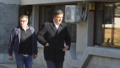 PROSLAVLJENI KOŠARKAŠ STIGAO NA SAHRANU KODIĆEVOG SINA Aleksandar je kod njega radio kao barmen