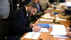 Aleksandar Šapić potpisom dao podršku listi SNS (FOTO)