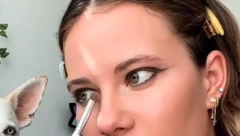 KLADIMO SE DA OVO JOŠ NISTE VIDELI Tiktokerka pronašla inspiraciju za šminkanje koja mnogima ne bi ni pala na pamet, originalna na maks!