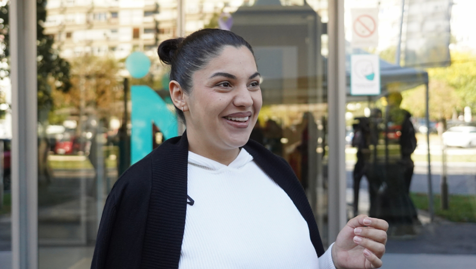 NADICA ADEMOV POKAZALA SINA! Pevačica oduševila fotografijom iz porodilišta, nasledniku uputila emotivne reči!