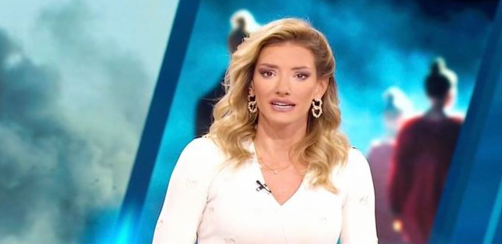 NOGE OD MILION DOLARA Jovana Joksimović prošetala minić u programu uživo, muškarcima popadale vilice
