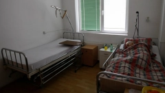 KAKO SE PLAĆA DRŽAVNI A KAKO PRIVATNI DOM ZA STARE Evo koji je postupak i šta će vam od dokumenata biti potrebno