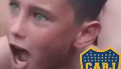 OVDE JE FUDBAL VIŠE OD IGRE Mladi navijač Boke pokazao svima kako se voli klub - odrekao se ličnih stvari samo da dođe na utakmicu (VIDEO)