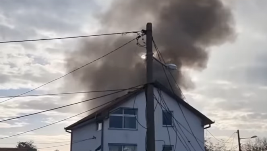 POŽAR ZAHVATIO KUĆU U ZRENJANINU Tri osobe hitno prebačene u Urgentni