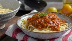 BRZA PASTA BOLONJEZE Uživajte u ovom slasnom italijanskom jelu