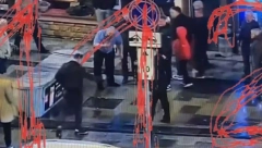 ISPLIVAO UZNEMIRUJUĆI SNIMAK Bivši evropski šampion pucao po ljudima na ulici