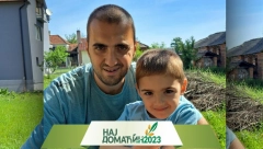 NAZVALI SU SEBE "VIKEND FARMERI" Prave džem od luka, najmlađi član porodice ima 5, a najstariji 82 godine