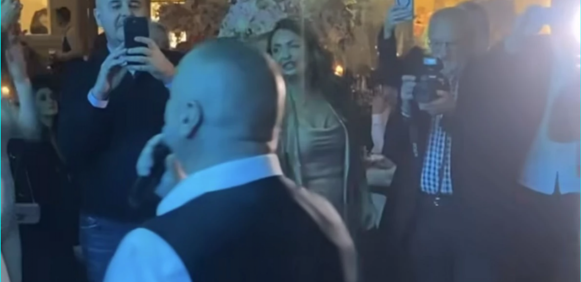 ĐANI DOBIJA BAKŠIŠ NA SVOM SLAVLJU Folker se latio mikrofona, pa sa Janom napravio ludu žurku, posebnu pesmu je posvetio njima!
