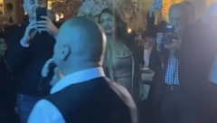 ĐANI DOBIJA BAKŠIŠ NA SVOM SLAVLJU Folker se latio mikrofona, pa sa Janom napravio ludu žurku, posebnu pesmu je posvetio njima!