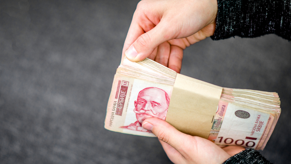 GUŽVA U MENJAČNICAMA? Pogledajte koliki je novi kurs evra!