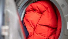 DA PRANJE JAKNI NE BUDE BAUK Primenite par jednostavnih trikova, pomažu da se izbegnu ogrebotine i rupe