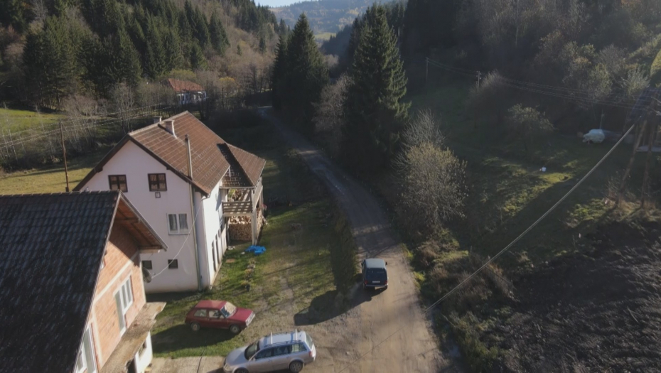 NAJLEPŠA SLIKA SRPSKOG SELA Niko ne želi da napusti dedovinu, u jednom zaseoku ima više od 20 mališana FOTO)