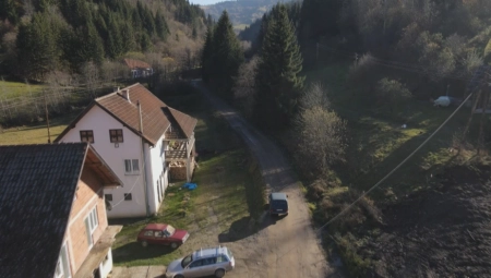 NAJLEPŠA SLIKA SRPSKOG SELA Niko ne želi da napusti dedovinu, u jednom zaseoku ima više od 20 mališana FOTO)