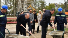 POLOŽEN KAMEN TEMELAC Mirović i Đurić označili počеtak izgradnjе novе zgradе OŠ „Miloš Crnjanski“ (FOTO/VIDEO)