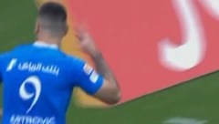 MITROVIĆ OPET POGODIO Sudija mu je poništio gol, pogledajte zašto (VIDEO)