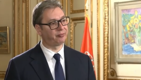 VUČIĆ SE OBRAĆA IZ PARIZA