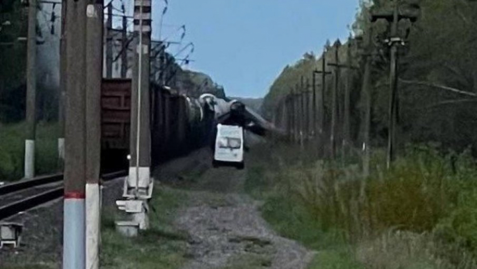 19 VAGONA TERETNOG VOZA ISPALO IZ ŠINA Železnička nesreća u Rusiji
