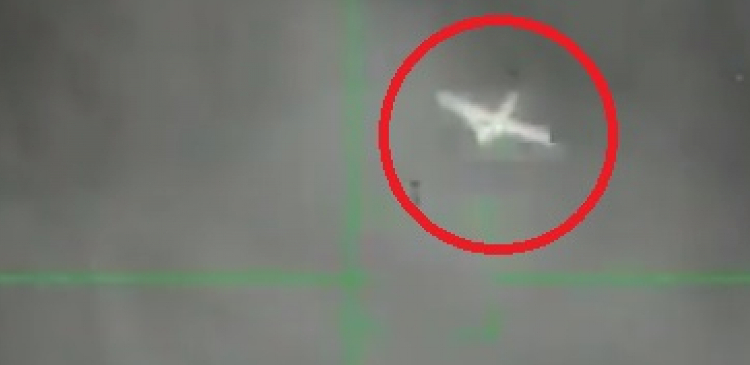 OBORENA AMERIČKA ŠPIJUNSKA LETELICA Isplivao snimak vatrenog okršaja iznad Crvenog mora (VIDEO)