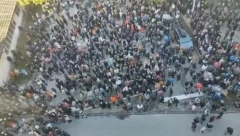 ISPRED HALE OSTALO 3000 LJUDI Smederevo iščekuje predsednikaVučića (FOTO)