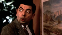 DETALJ IZ LEGENDARNE SERIJE "MR. BEAN" JE POKRENUO RASPRAVU Ko zapravo vozi ovaj plavi automobil koji smo viđali u gotovo svakoj sceni