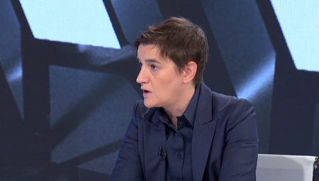 MASKE U OPOZICIJI SU PALE Premijerka Brnabić istakla za šta se gospođa Stamenkovski zaista zalaže: Biće i da je Srebrenica genicod, biće i NATO!
